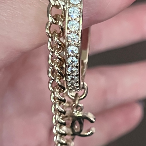 Chanel hoop earrings from the 2022 Fall/Winter collection (22B) - Picture 3 of 5